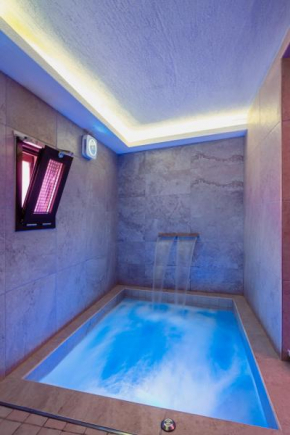 LUXUITE SPA con PISCINA e JACUZZI